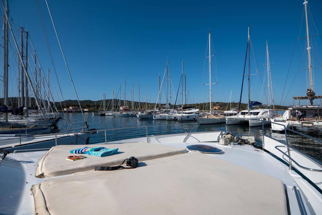 Hebergements Bateaux A Quai Porquerolles Eksteriør bilde