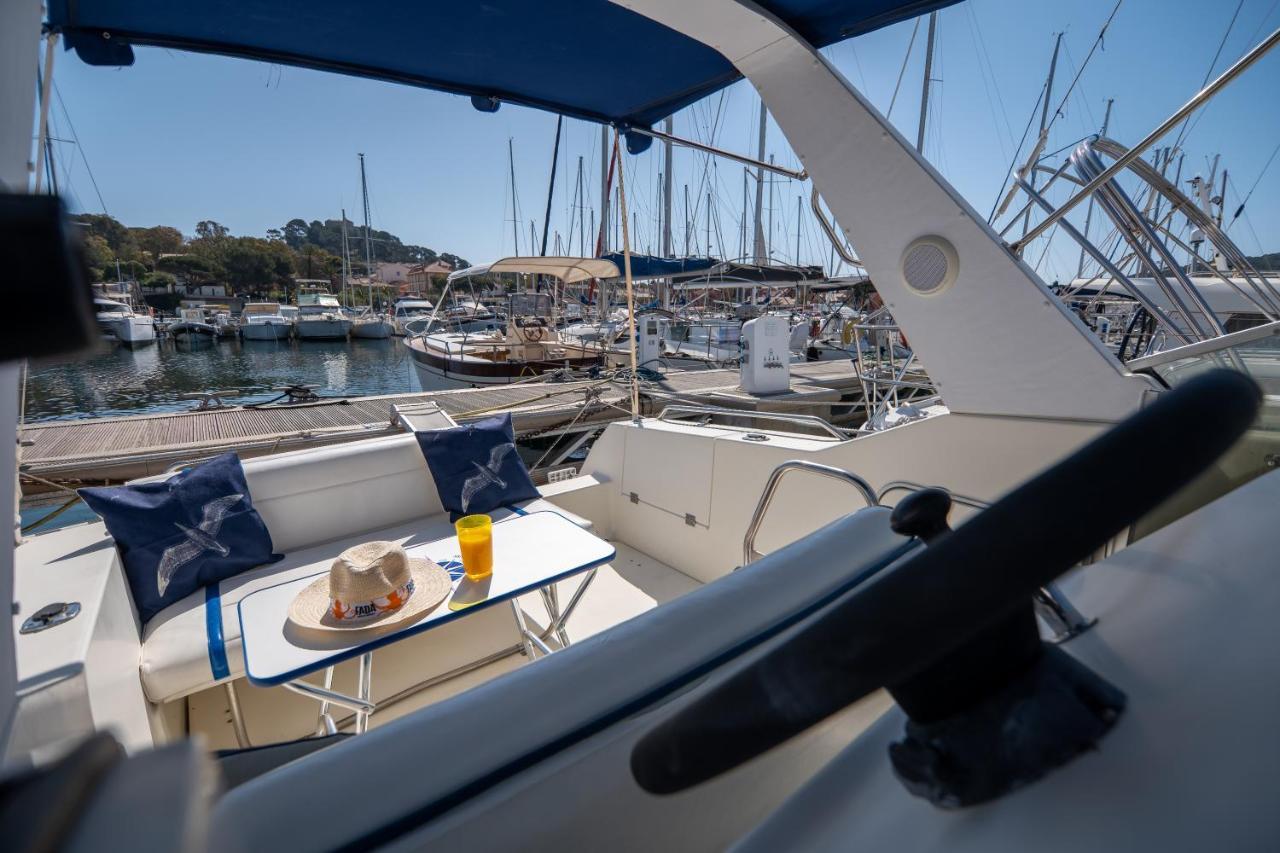 Hebergements Bateaux A Quai Porquerolles Eksteriør bilde