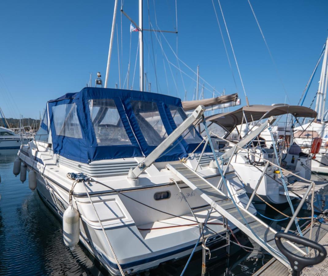 Hebergements Bateaux A Quai Porquerolles Eksteriør bilde