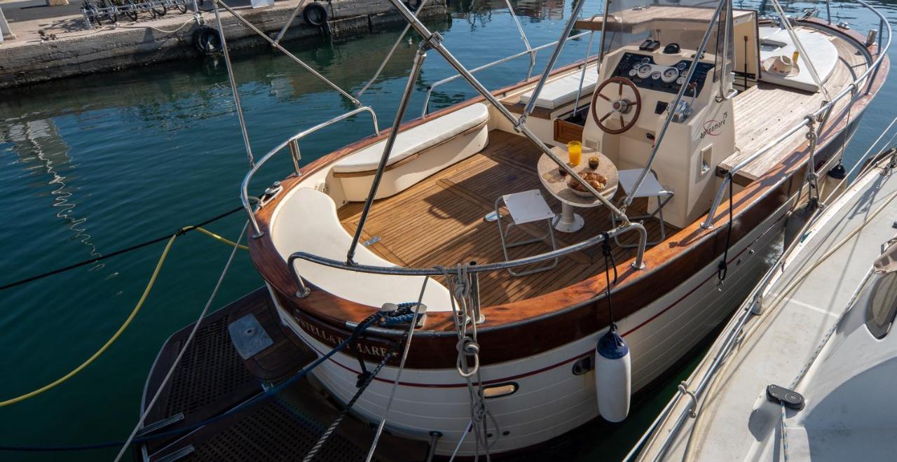 Hebergements Bateaux A Quai Porquerolles Eksteriør bilde
